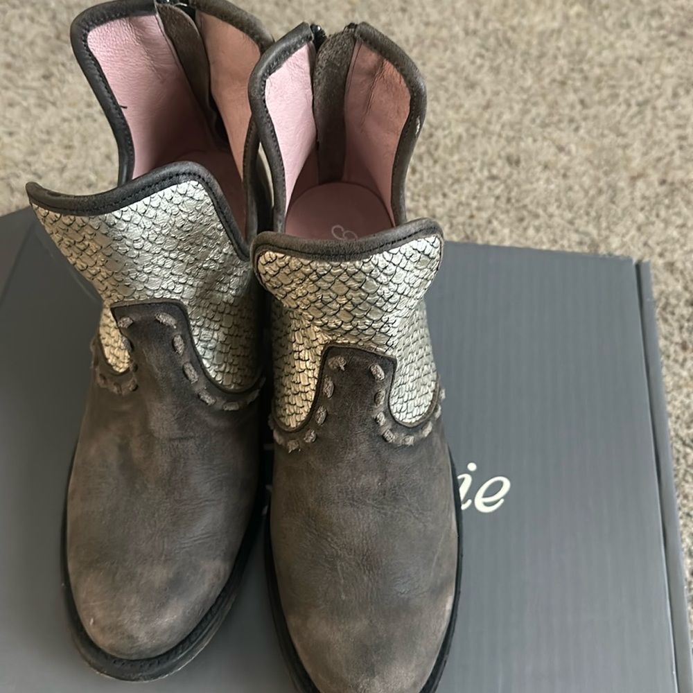 Miss Macie booties size 9 like new